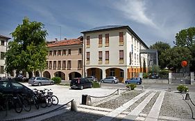 Centro Della Famiglia